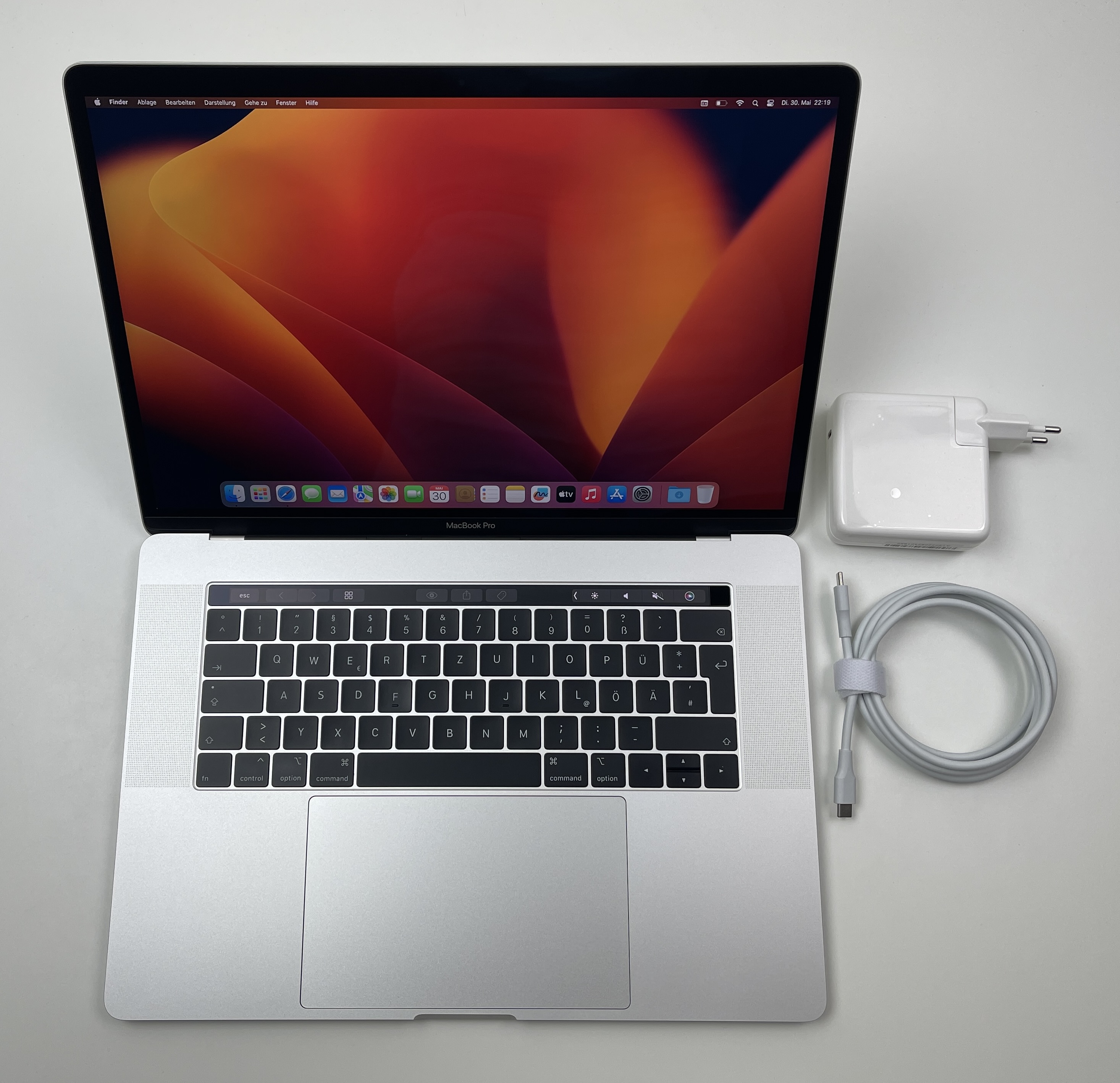 Apple MacBook Pro Retina TouchBar 15,4“ 6-Core i7 2,6 Ghz 16 GB Ram 512 GB SSD SILBER 2018