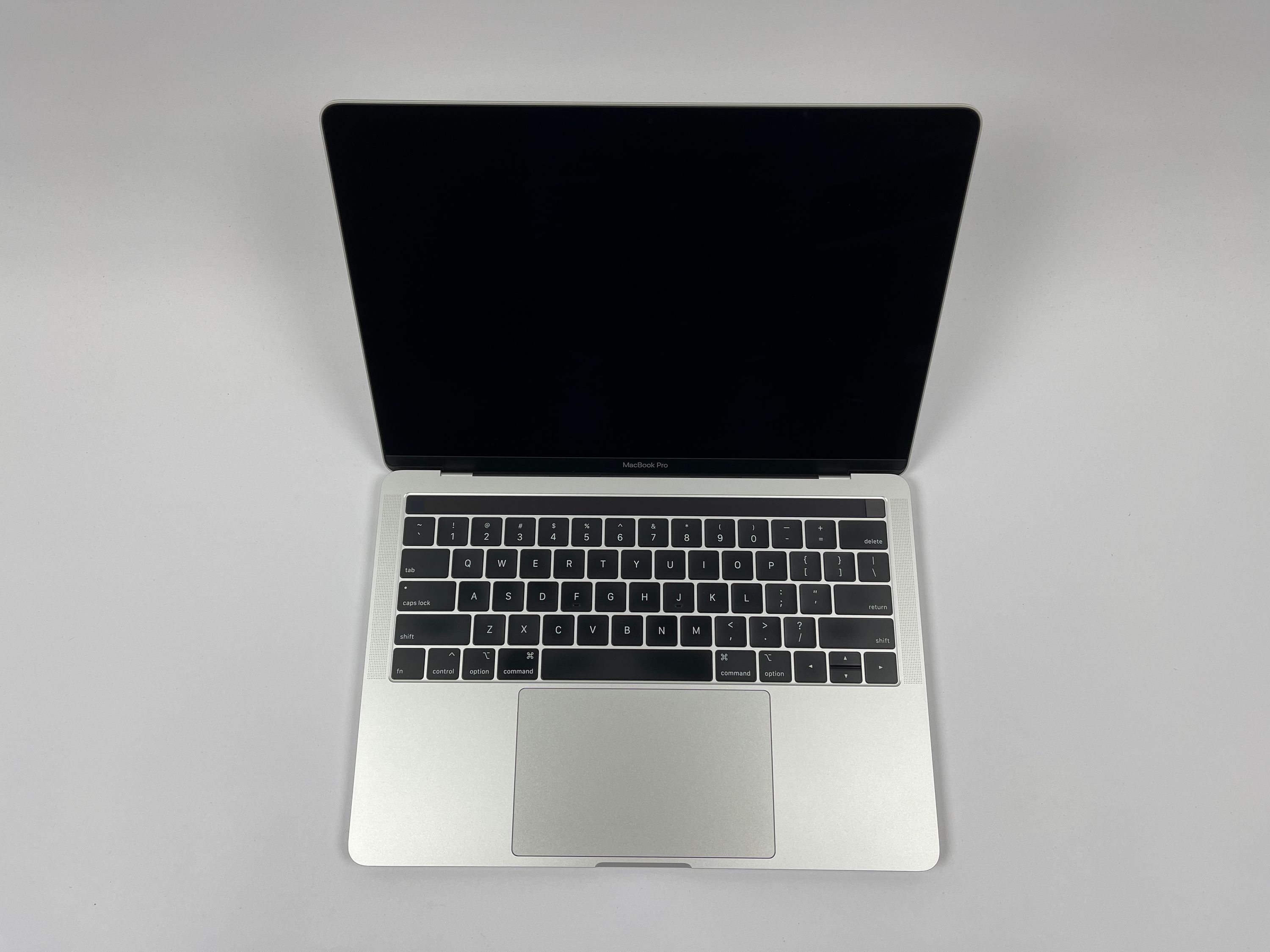 Apple MacBook Pro Retina TouchBar 13,3“ i7 2,8 Ghz 512 GB SSD 16 GB Ram SILBER 2019 DEFEKT