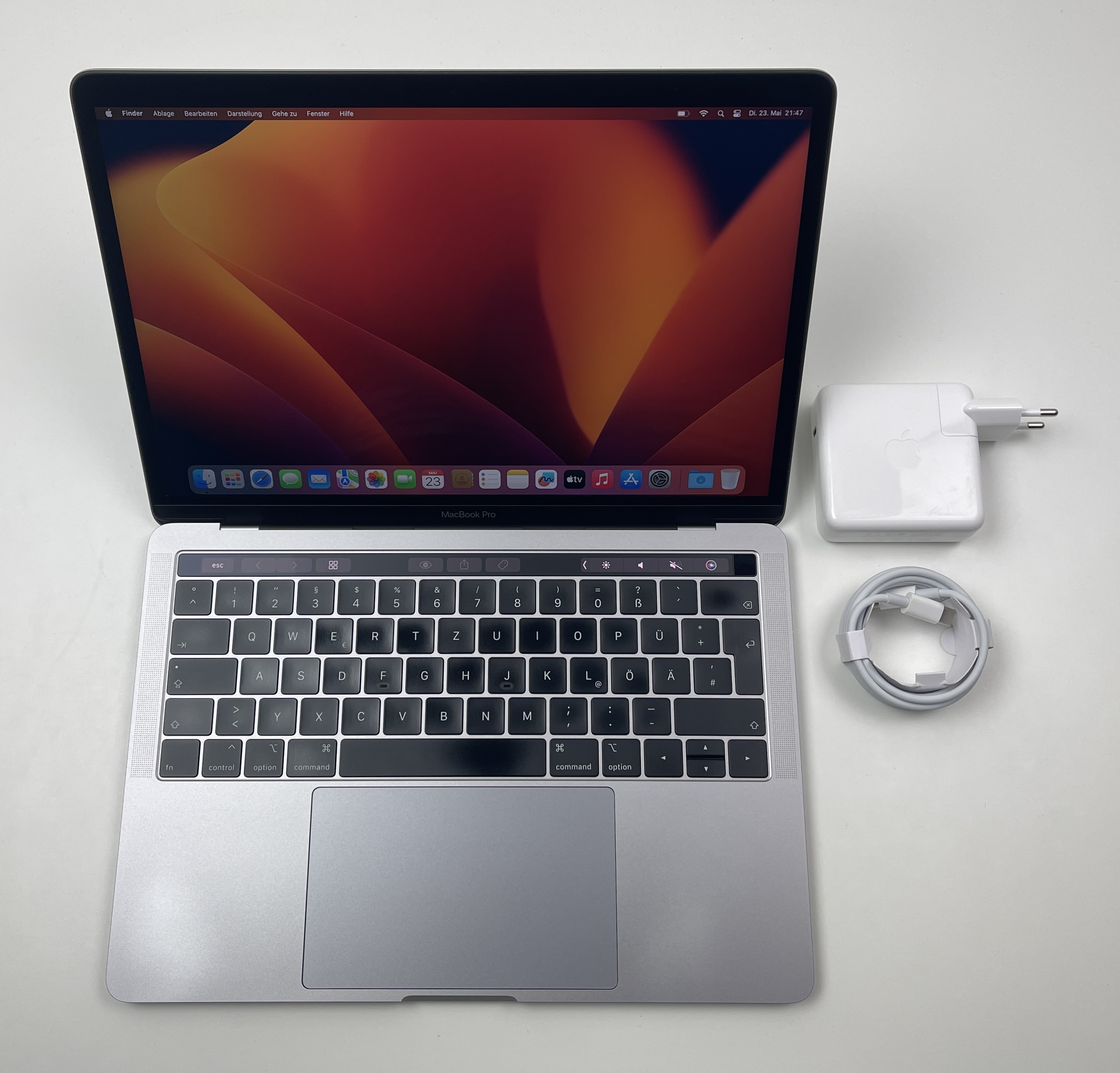 Apple MacBook Pro Retina TouchBar 13,3“ i7 2,8 Ghz 512 GB SSD 16 GB Ram SPACE GREY 2019