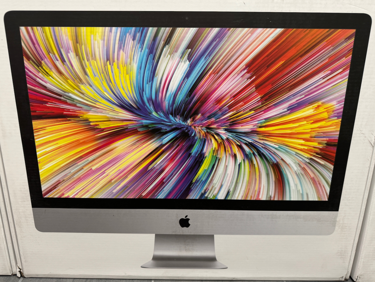 Apple iMac Retina 5K 27“ 6-Core i5 3,1 Ghz 16 GB Ram 256 GB SSD RP 5300 SILBER 2020