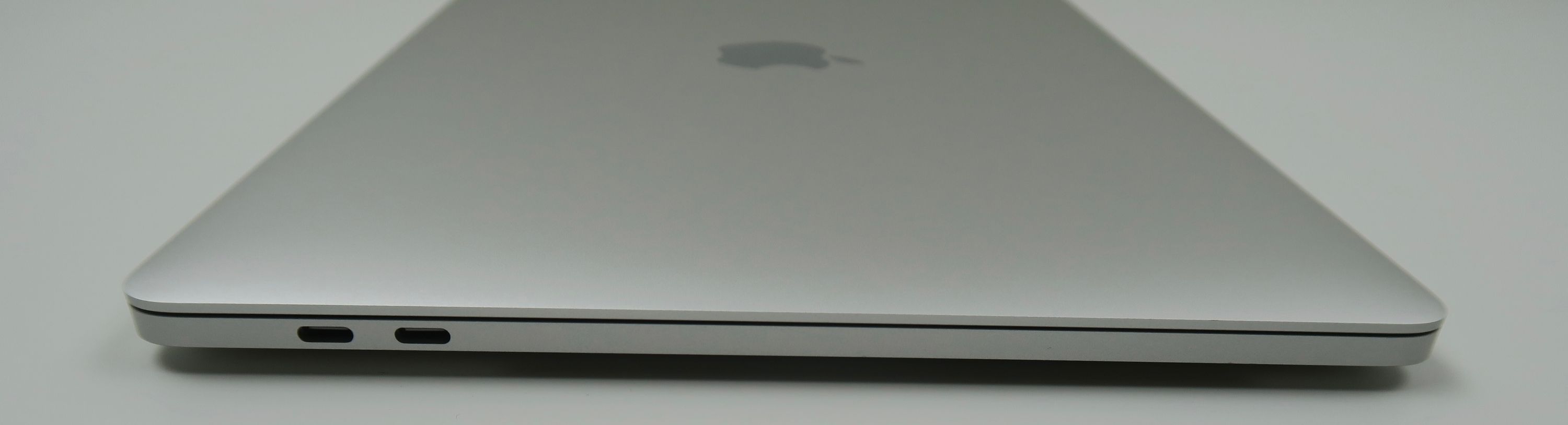 Apple MacBook Pro Retina TouchBar 13,3“ i7 3,5 Ghz 512 GB SSD 16 GB Ram SILBER 2017