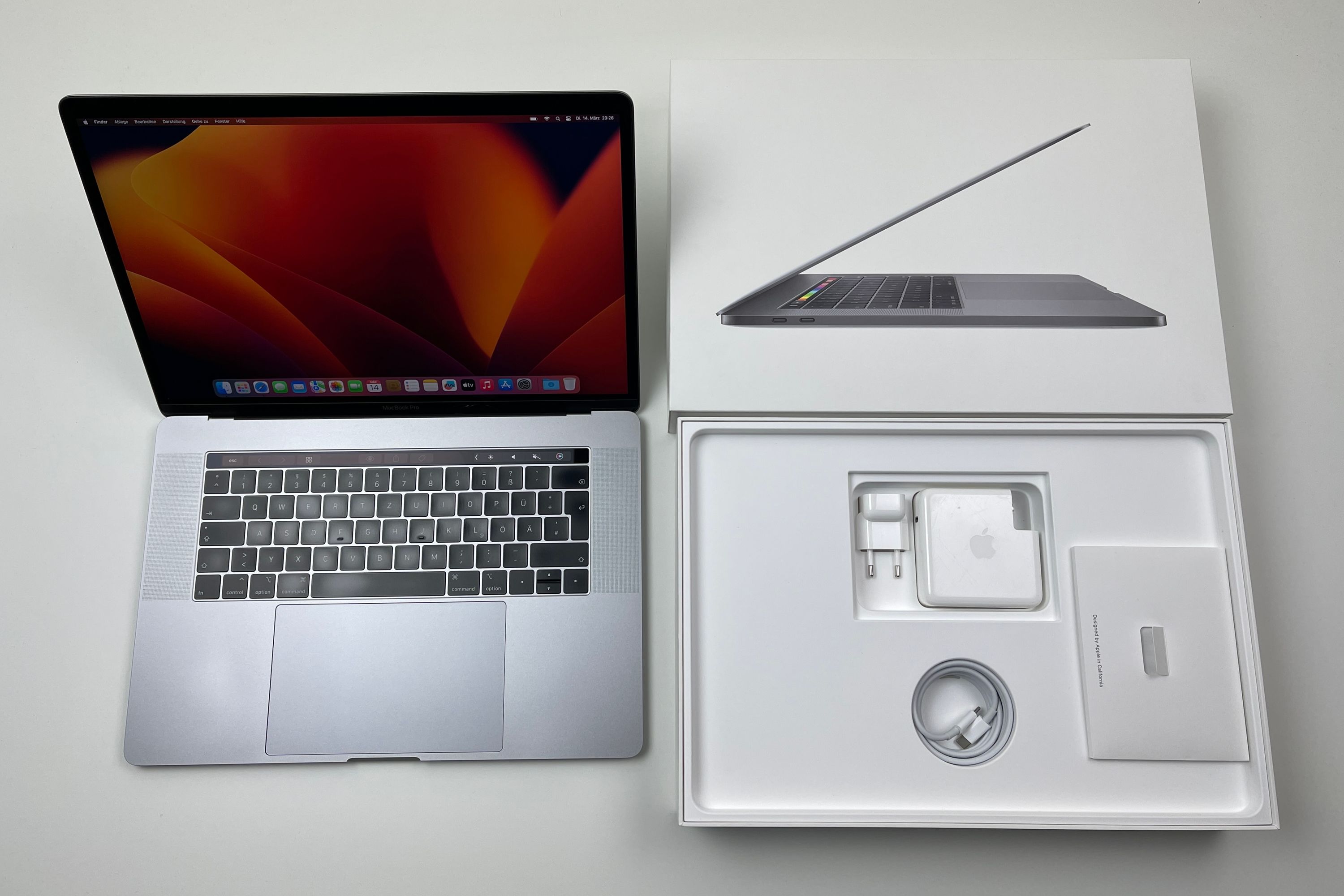 Apple MacBook Pro Retina TouchBar 15,4“ 6-Core i9 2,9 Ghz 2 TB SSD 32 GB Ram SPACE GREY 2018 VEGA 20