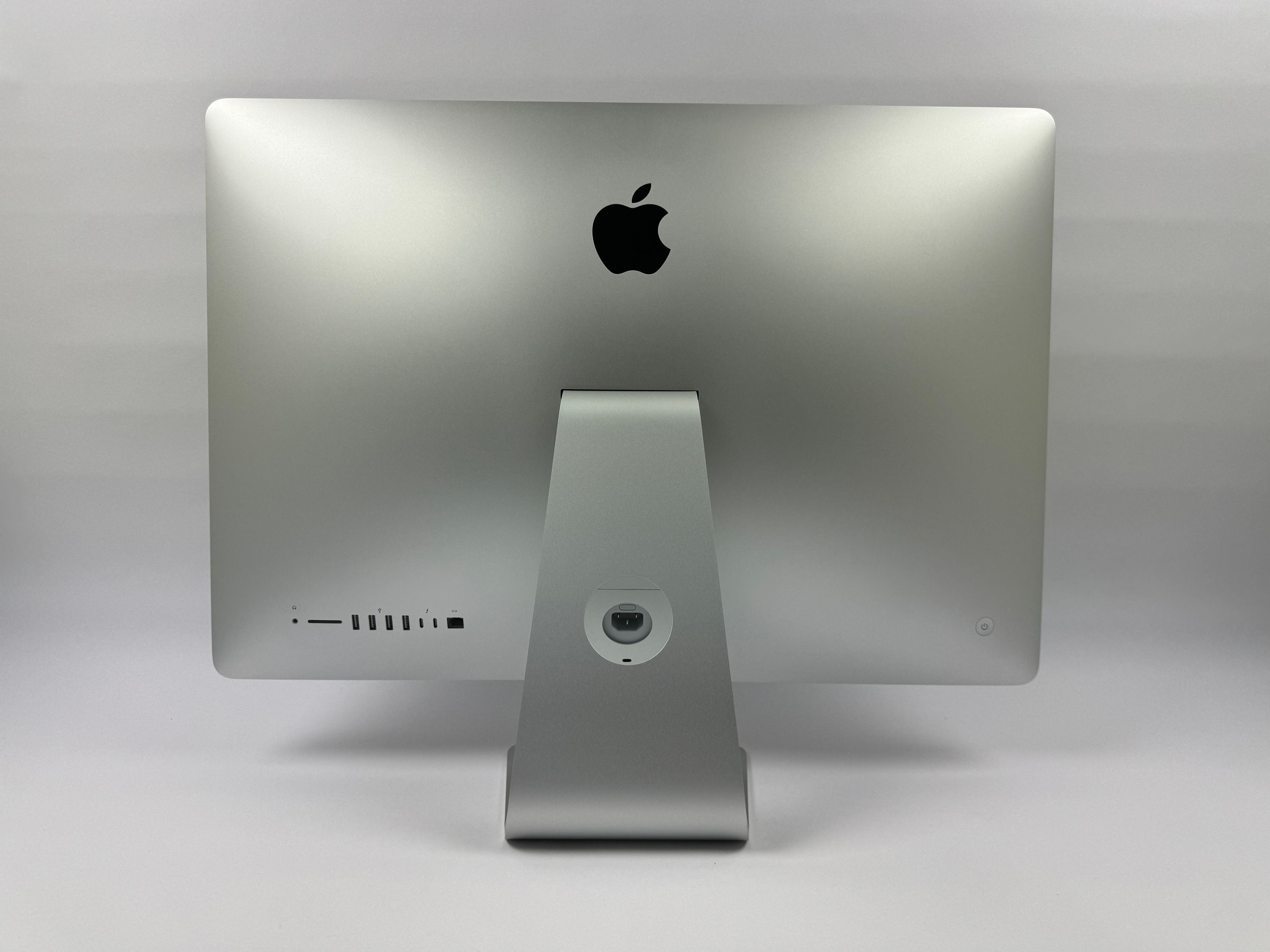 Apple iMac Retina 5K 27“ 10-Core i9 3,6 Ghz 32 GB Ram 512 GB SSD RP 5500 XT SILBER 2020