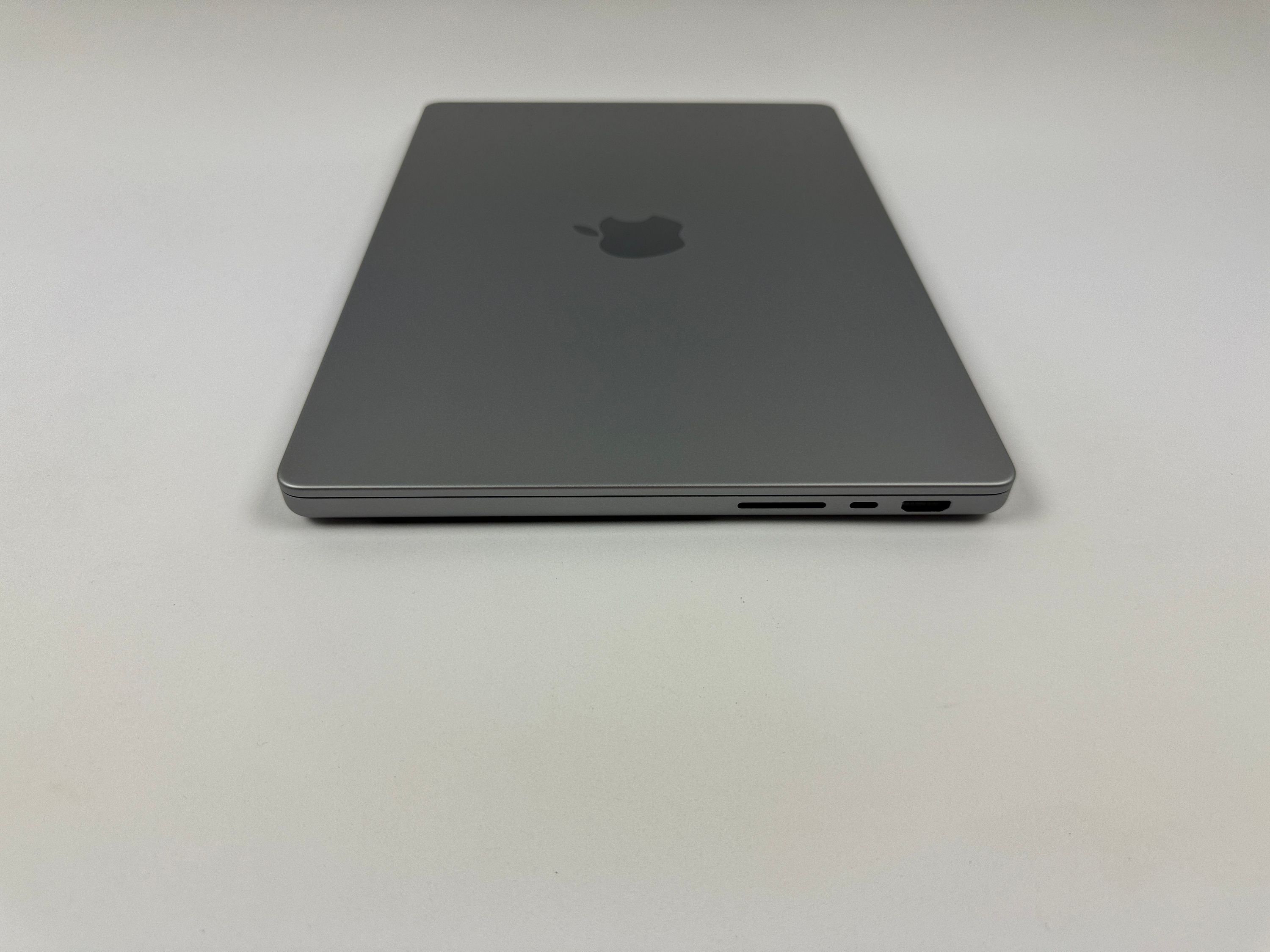 Apple MacBook Pro 14“ M2 PRO 12C CPU 19C GPU 2 TB SSD 32 GB Ram 2023 SPACE GREY