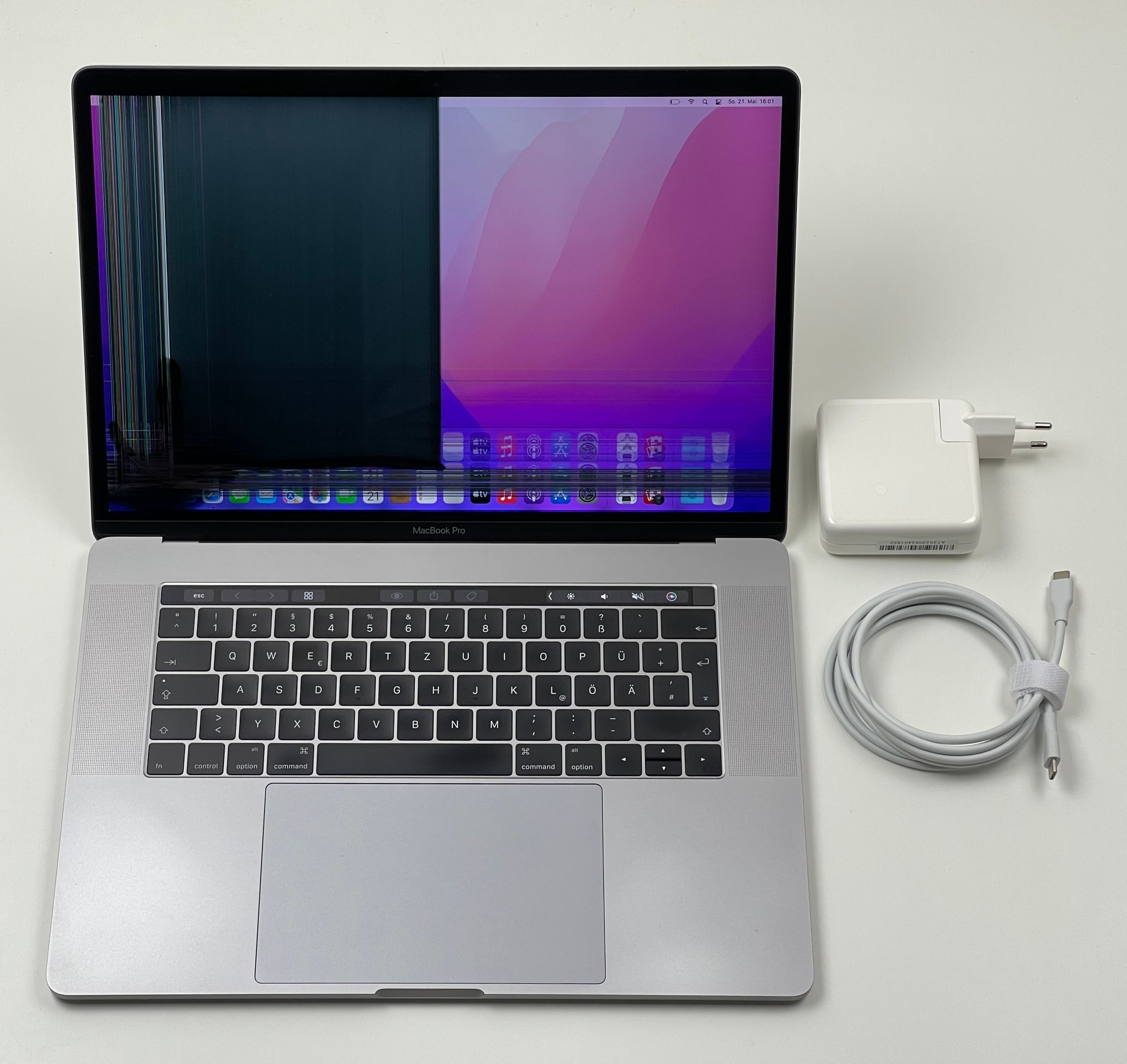 Apple MacBook Pro Retina 15,4“ TOUCHBAR i7 2,9 Ghz 512 GB SSD 16 GB Ram RP560 2017