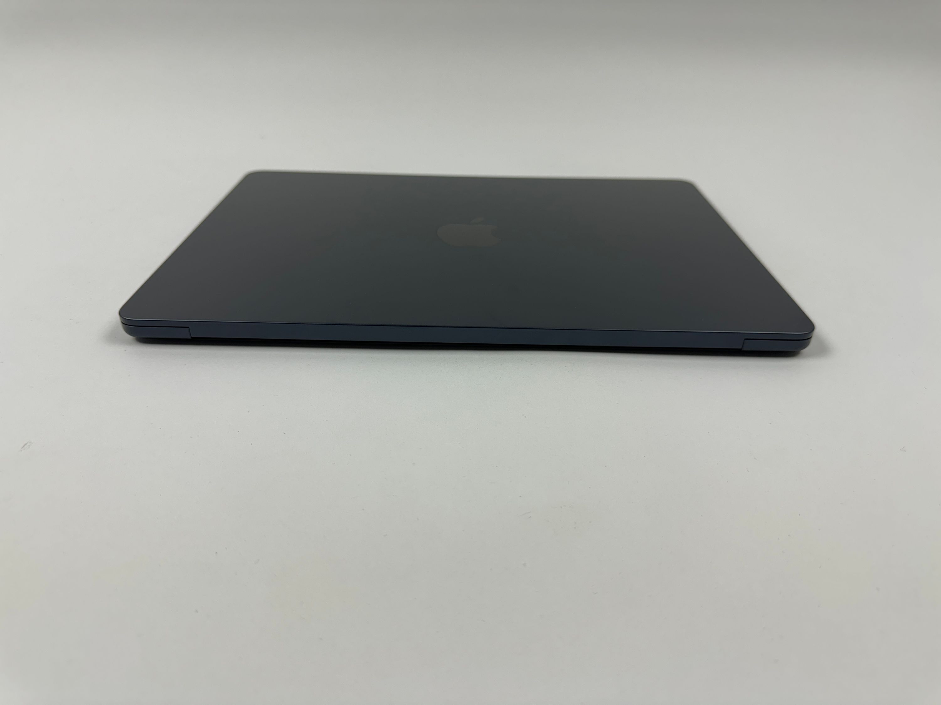 Apple MacBook Air 13,3“ M2 8C CPU 8C GPU 256 GB SSD 8 GB 2022 Mitternacht