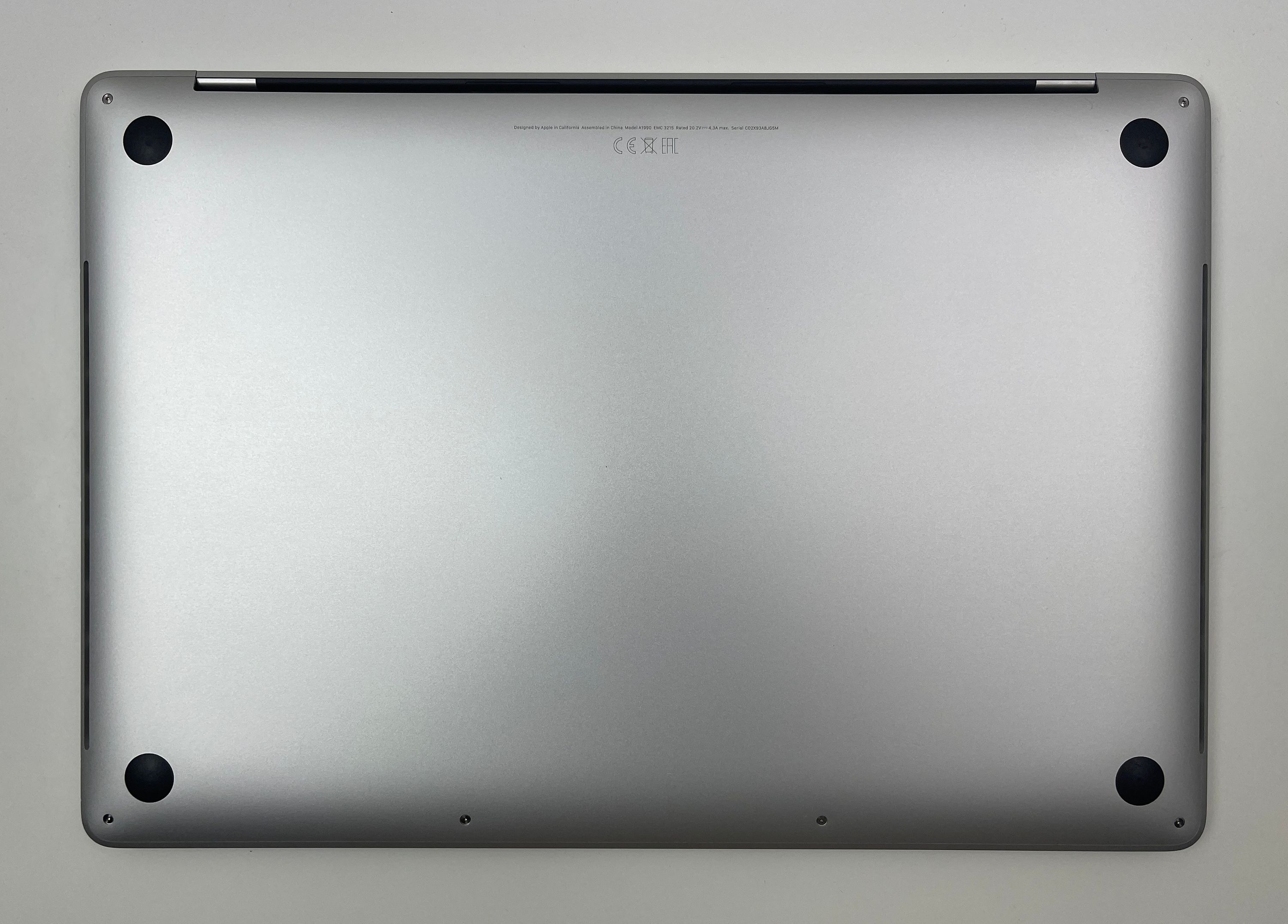 Apple MacBook Pro Retina TouchBar 15,4“ 6-Core i7 2,6 Ghz 16 GB Ram 512 GB SSD SILBER 2018