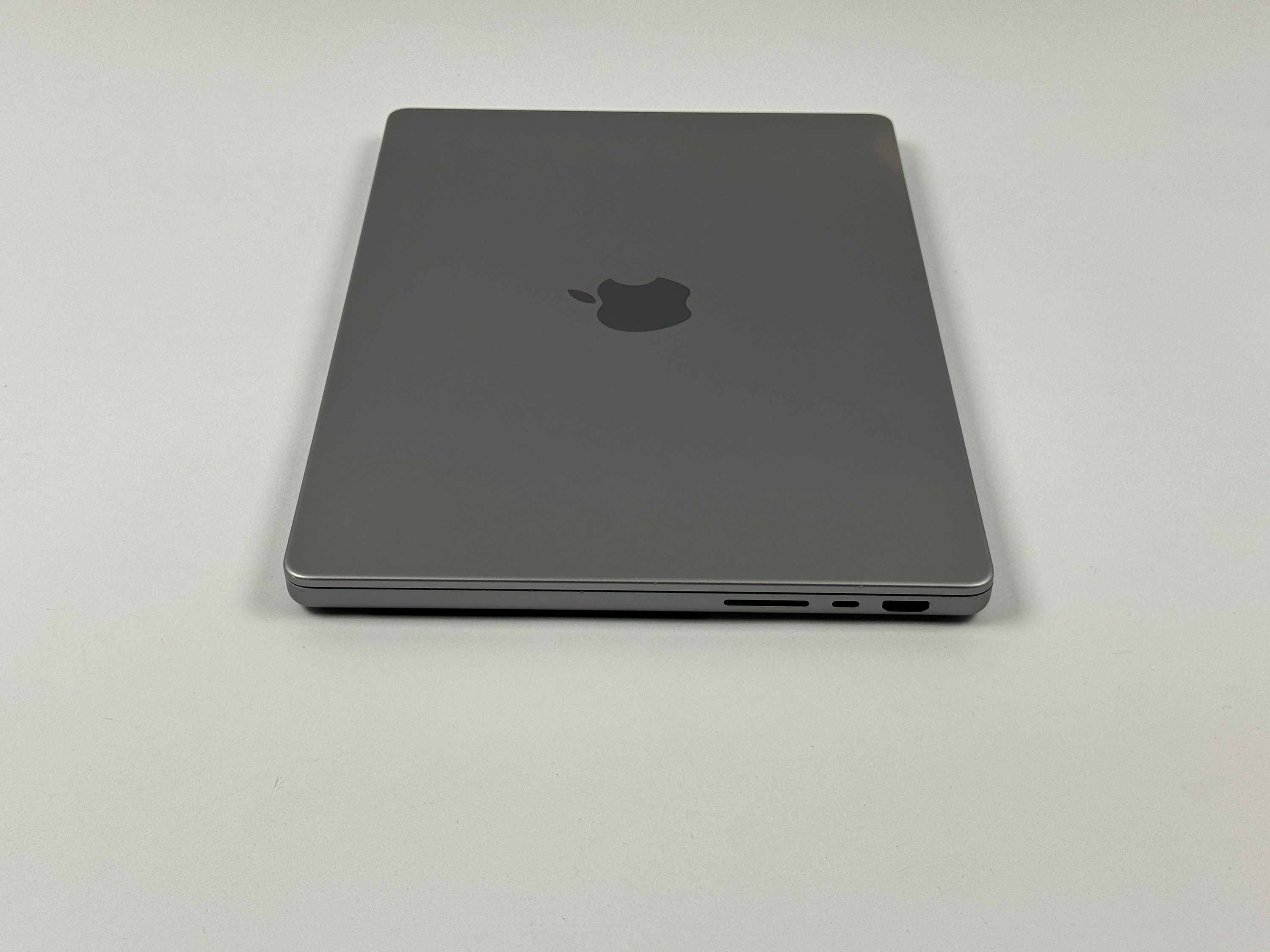 Apple MacBook Pro 14“ M1 PRO 8C CPU 14C GPU 512 GB SSD 32 GB Ram 2021 SPACE GREY