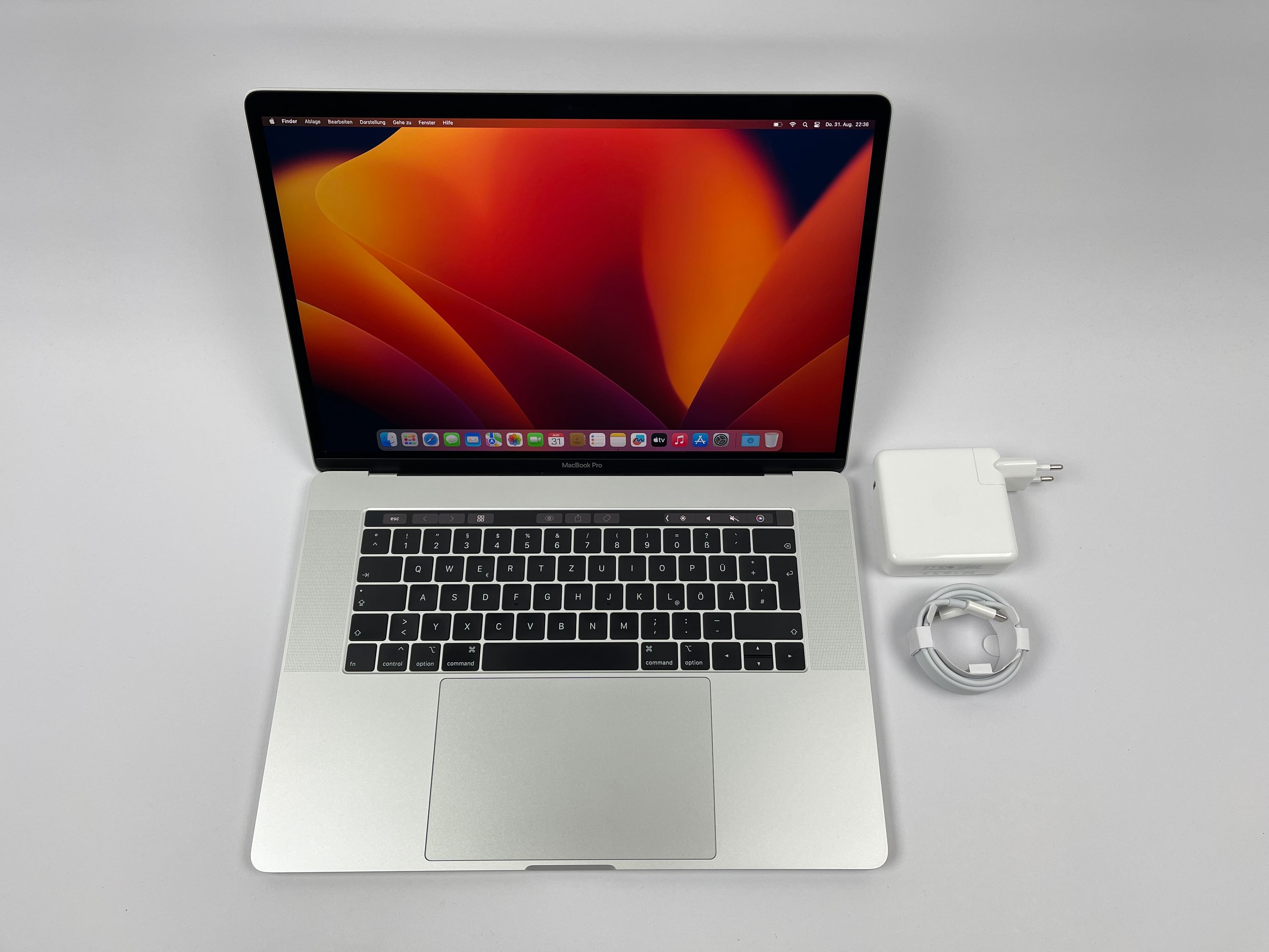 Apple MacBook Pro Retina TouchBar 15,4“ 6-Core i7 2,6 Ghz 32 GB Ram 512 GB SSD SILBER 2019