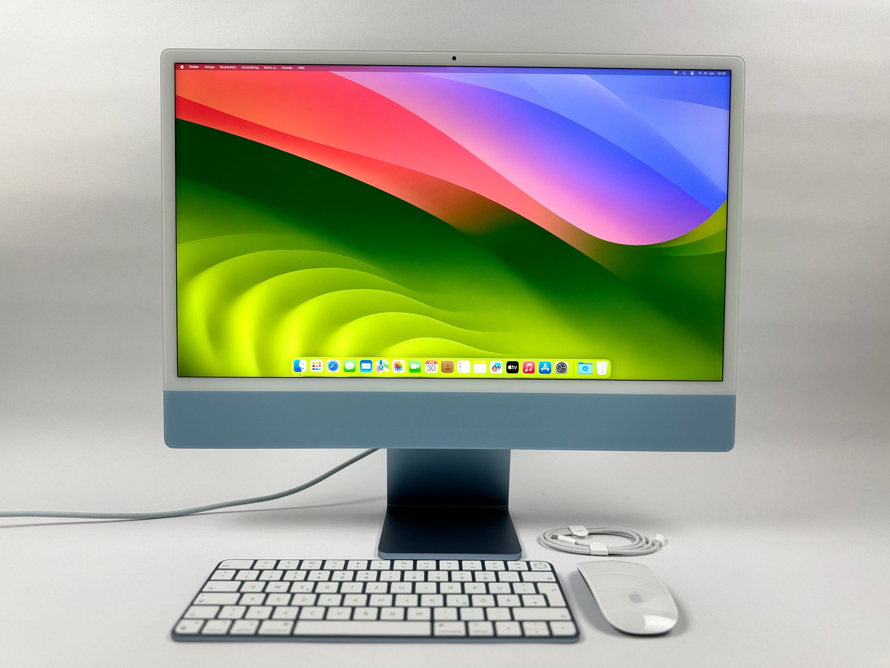 Apple iMac 24" M1 8-Core CPU 8-Core GPU 8GB RAM 256 GB SSD BLAU