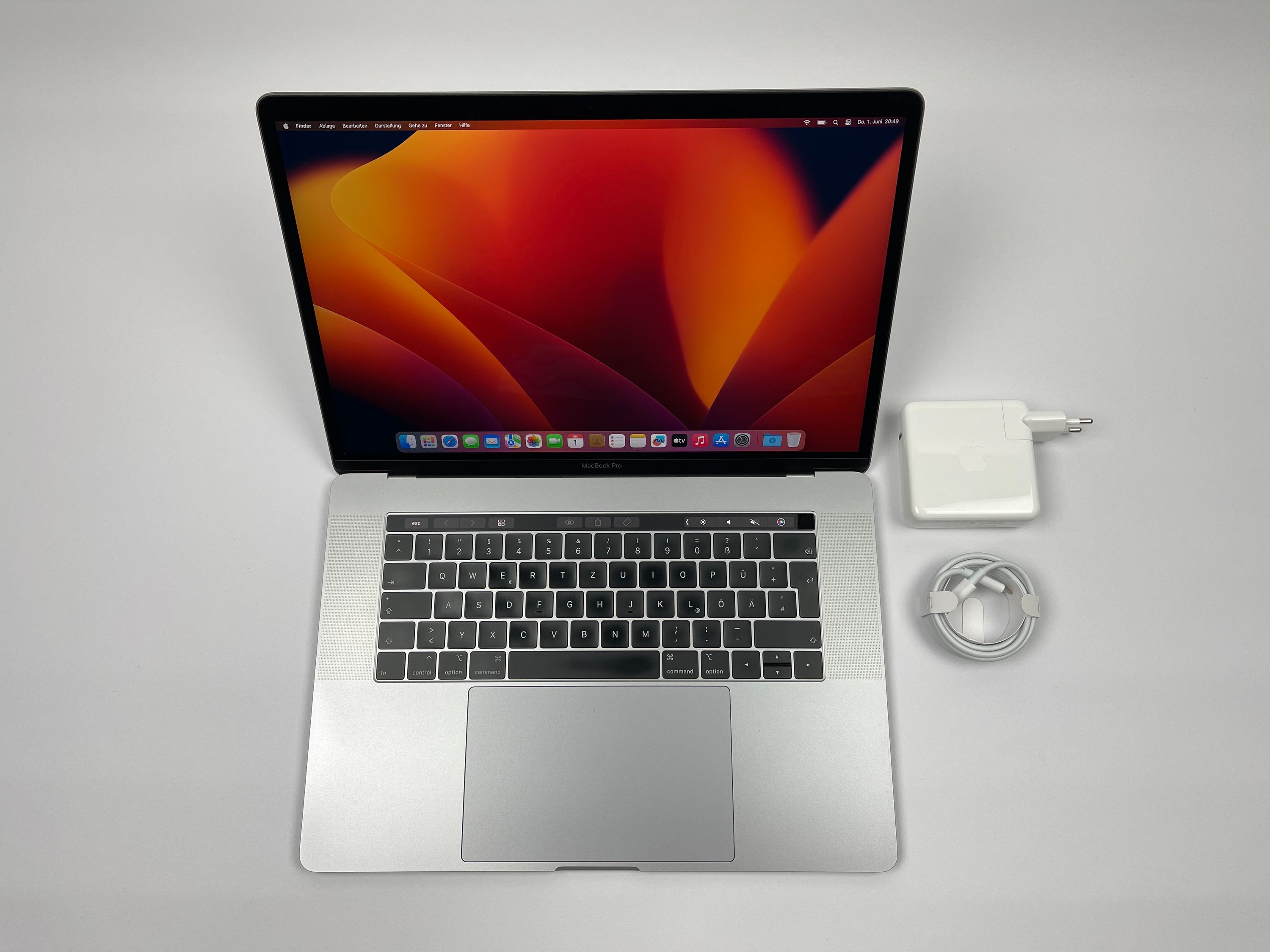 Apple MacBook Pro Retina TouchBar 15,4“ 6-Core i7 2,6 Ghz 32 GB Ram 1 TB SSD SPACE GREY 2018