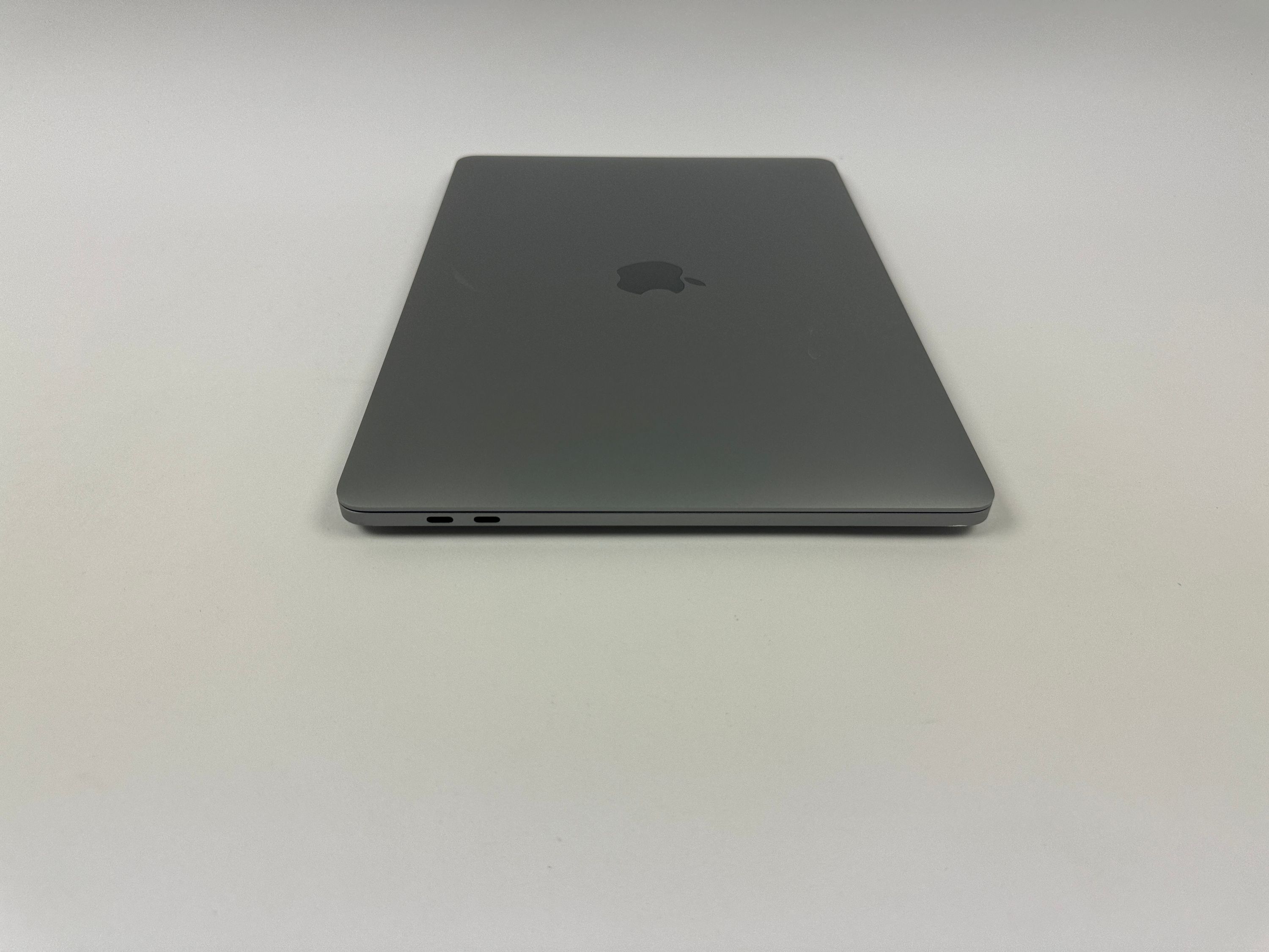 Apple MacBook Pro Retina 13,3“ M2 8C CPU 10C GPU 512 GB SSD 8 GB Ram 2022 Space Grey