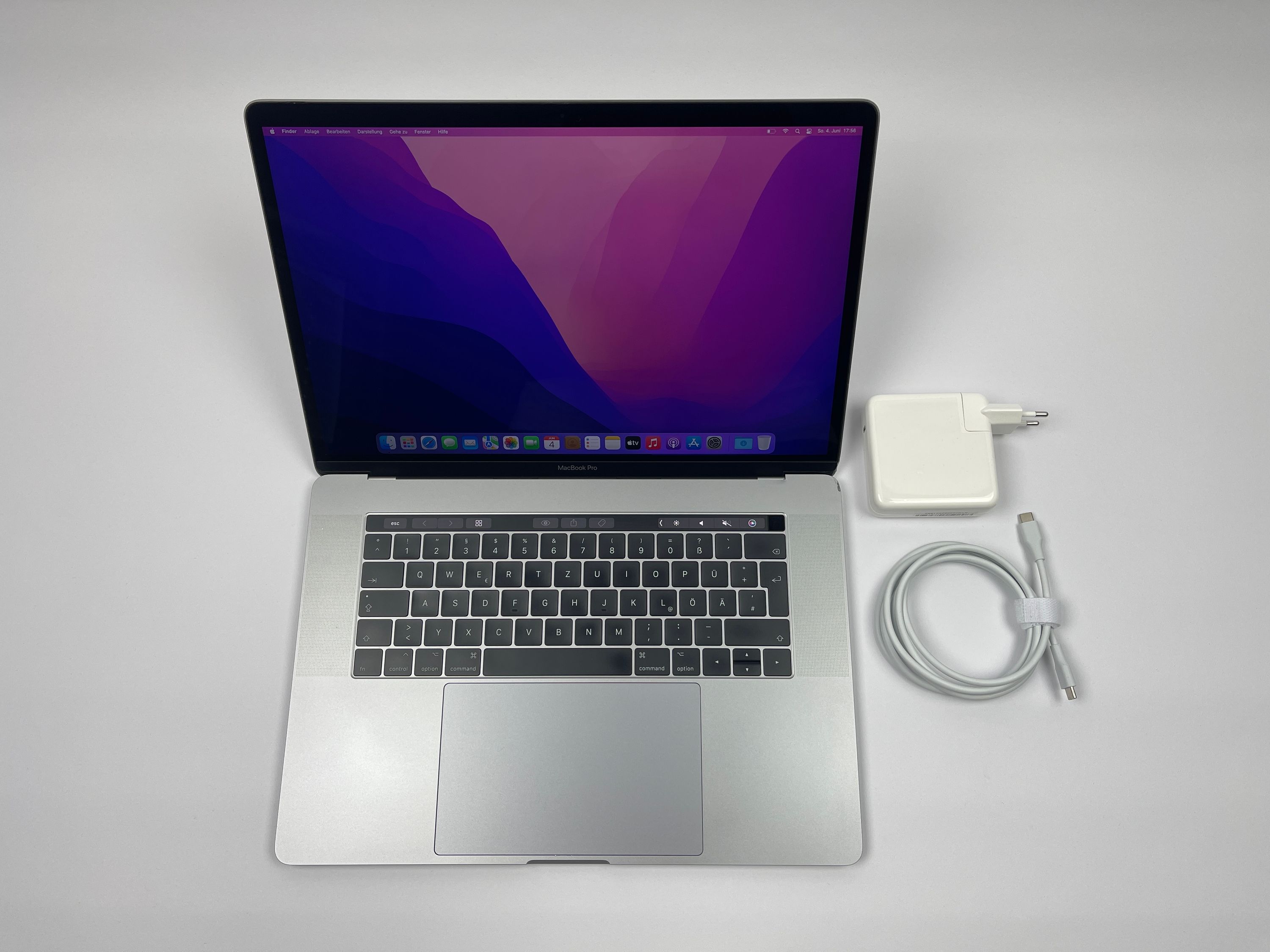 Apple MacBook Pro Retina 15,4“ TOUCHBAR i7 3,1 Ghz 512 GB SSD 16 GB Ram SPACE GREY 2017