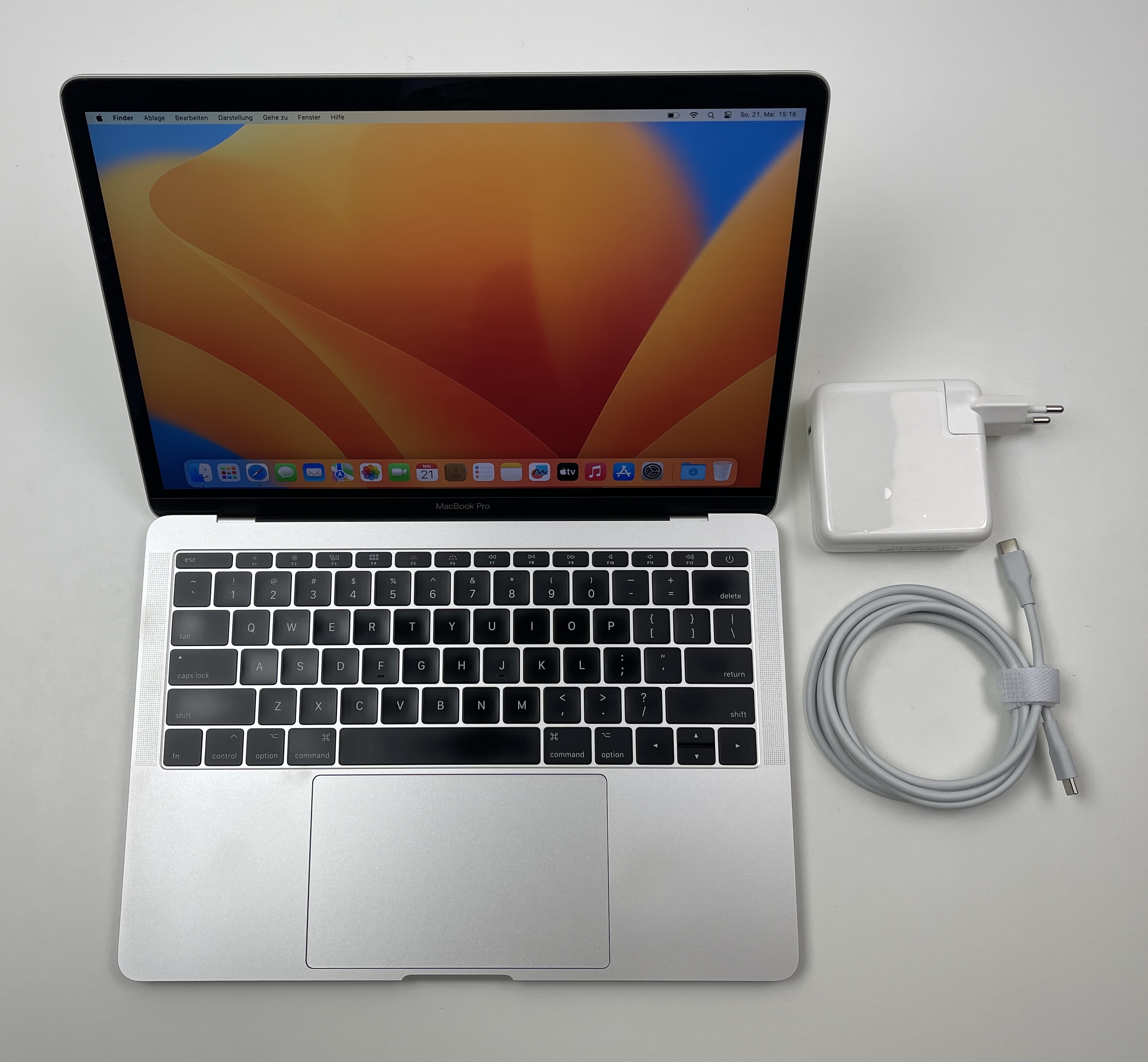 Apple MacBook Pro Retina 13,3“ i5 2,3 Ghz 256 GB SSD 8 GB Ram SILBER 2017