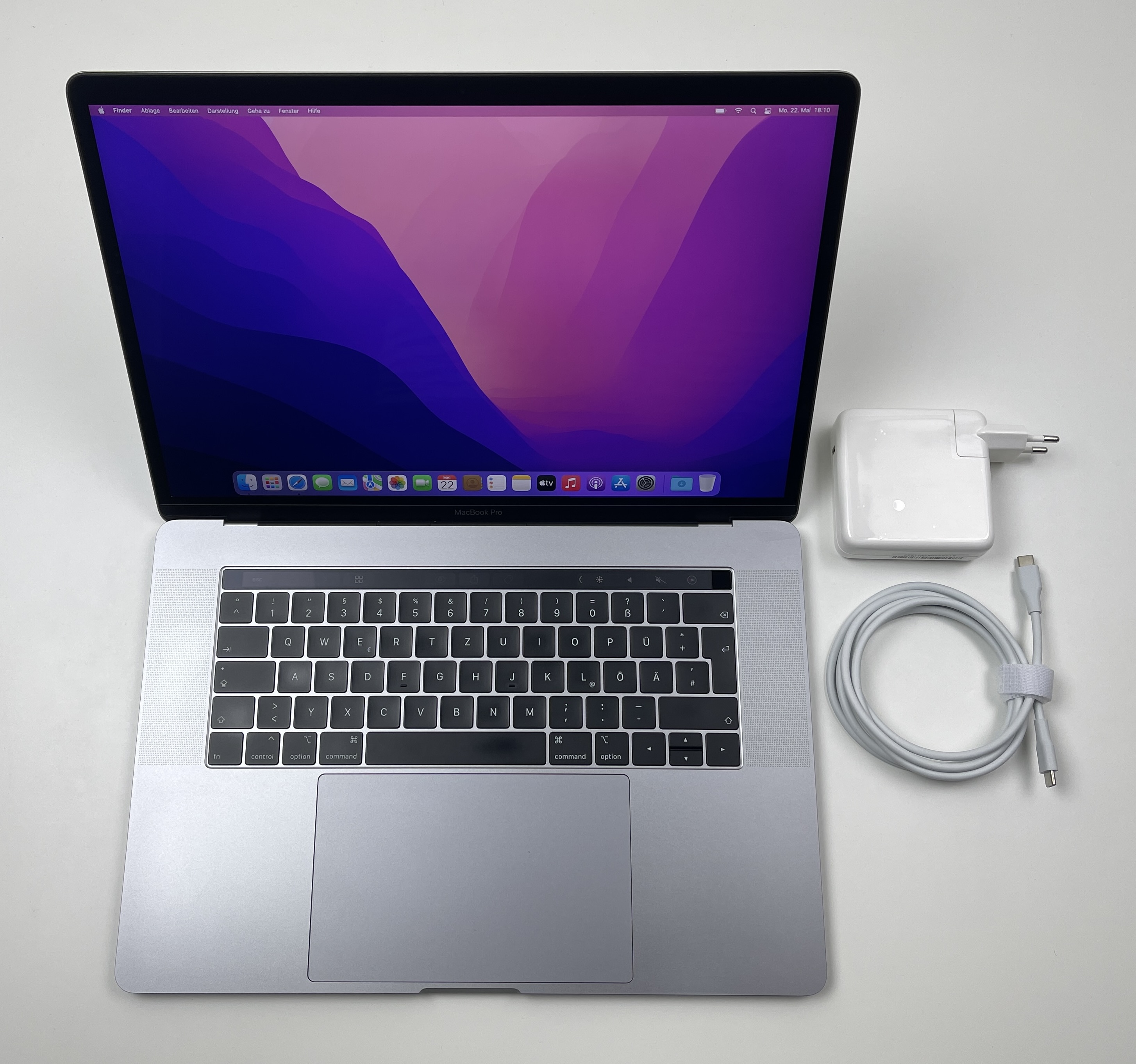 Apple MacBook Pro Retina TouchBar 15,4“ 6-Core i7 2,2 Ghz 16 GB Ram 512 GB SSD SPACE GREY 2018